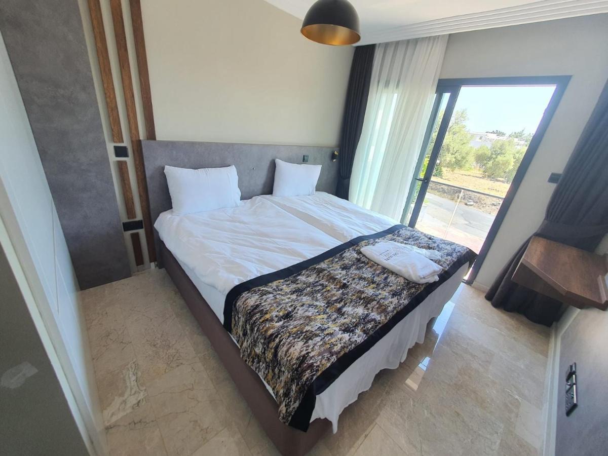 Luxury Hotel Room W Pool Near Beach In Kyrenia Kyrenia  Habitación foto